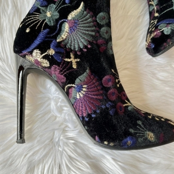 Giuseppe Zanotti Bimba Magdalena Floral Velvet Brocade Embroidered Sock Booties - Picture 5 of 9